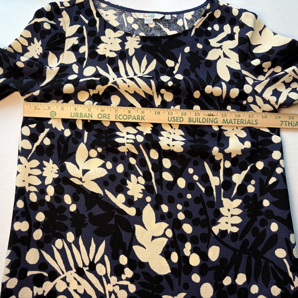 Boden Navy, Black, and Cream Floral Dress with pockets 3/4 sleeve size 8 - Picture 7 of 10